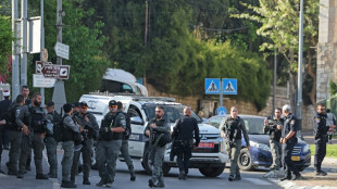 Chasse &agrave; l'homme &agrave; J&eacute;rusalem apr&egrave;s un attentat pr&eacute;sum&eacute; ayant fait deux bless&eacute;s