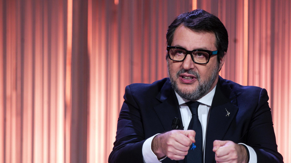 Salvini, &egrave; di buonsenso vietare il velo nei luoghi pubblici
