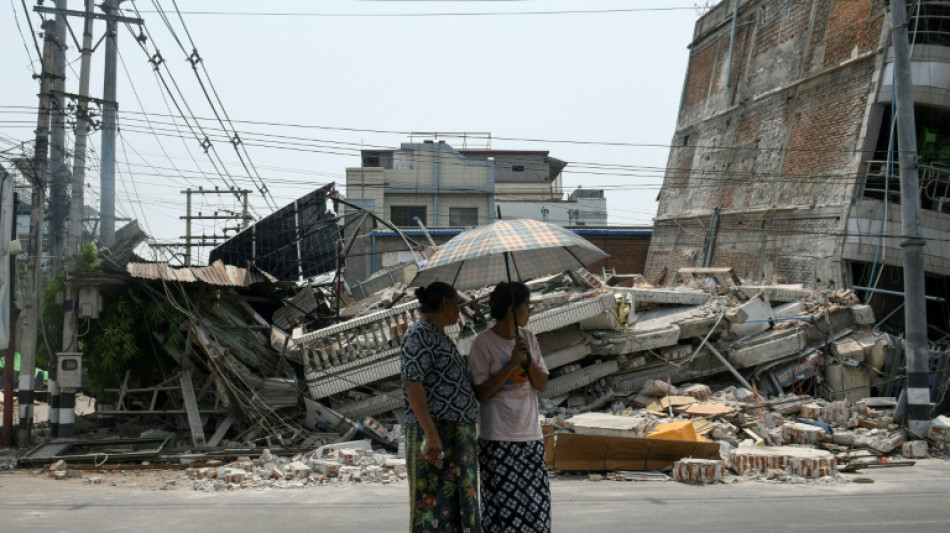 Séisme en Birmanie: nouveau bilan de 2.700 morts, une survivante secourue à Naypyidaw
