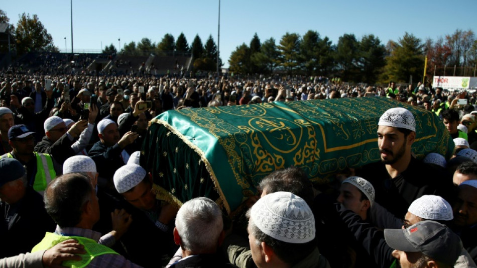 Miles en EEUU asisten a funeral del predicador musulm&aacute;n G&uuml;len, enemigo del presidente turco
