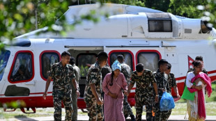 Nepal ordena a equipos de rescate ponerse a salvo por riesgo de nuevos deslaves