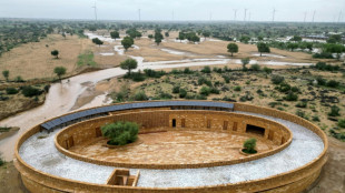 Estilo arquitetônico ameniza calor em escola no deserto indiano